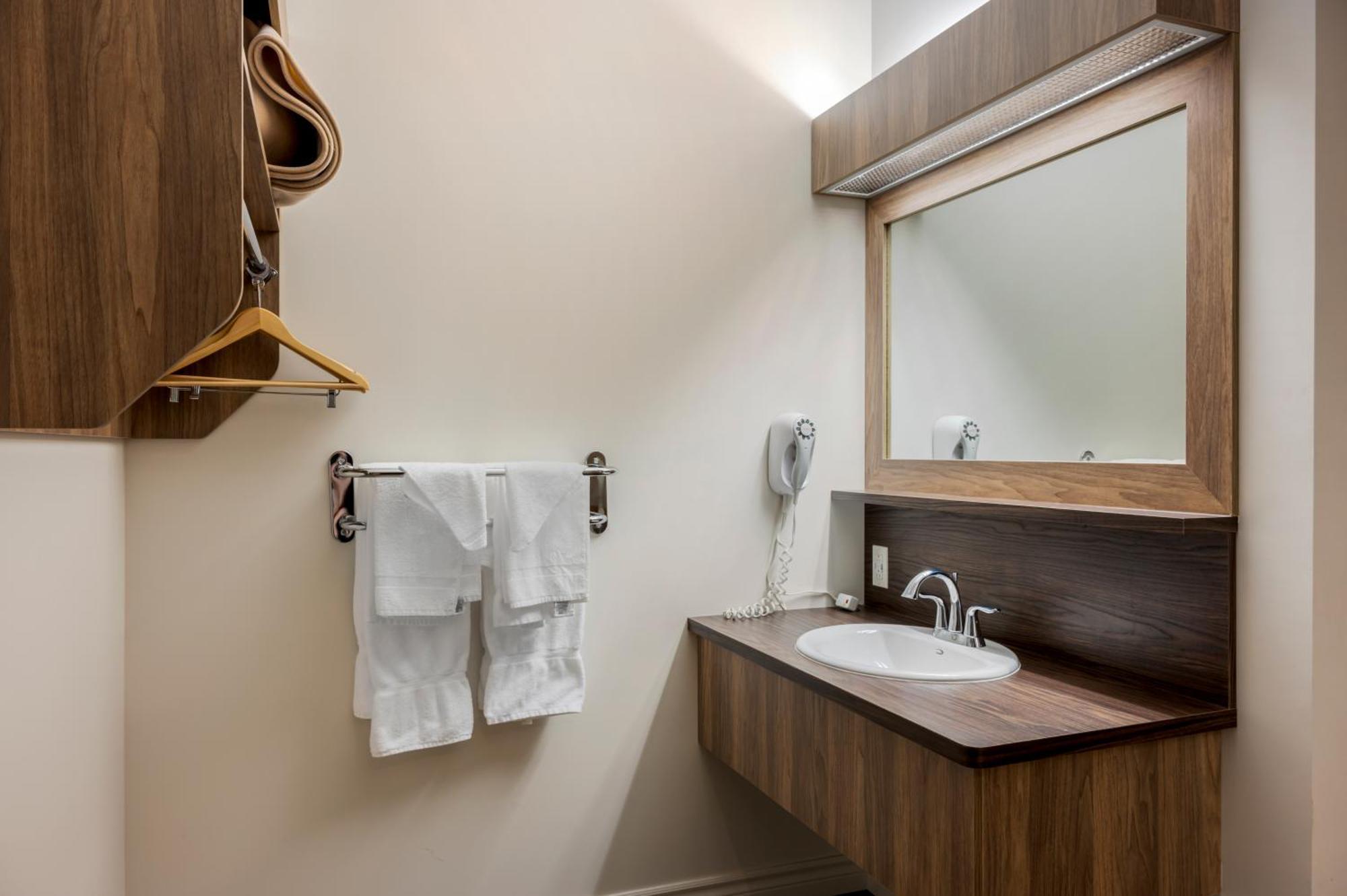 Econo Lodge Inn & Suites Montmagny Dış mekan fotoğraf